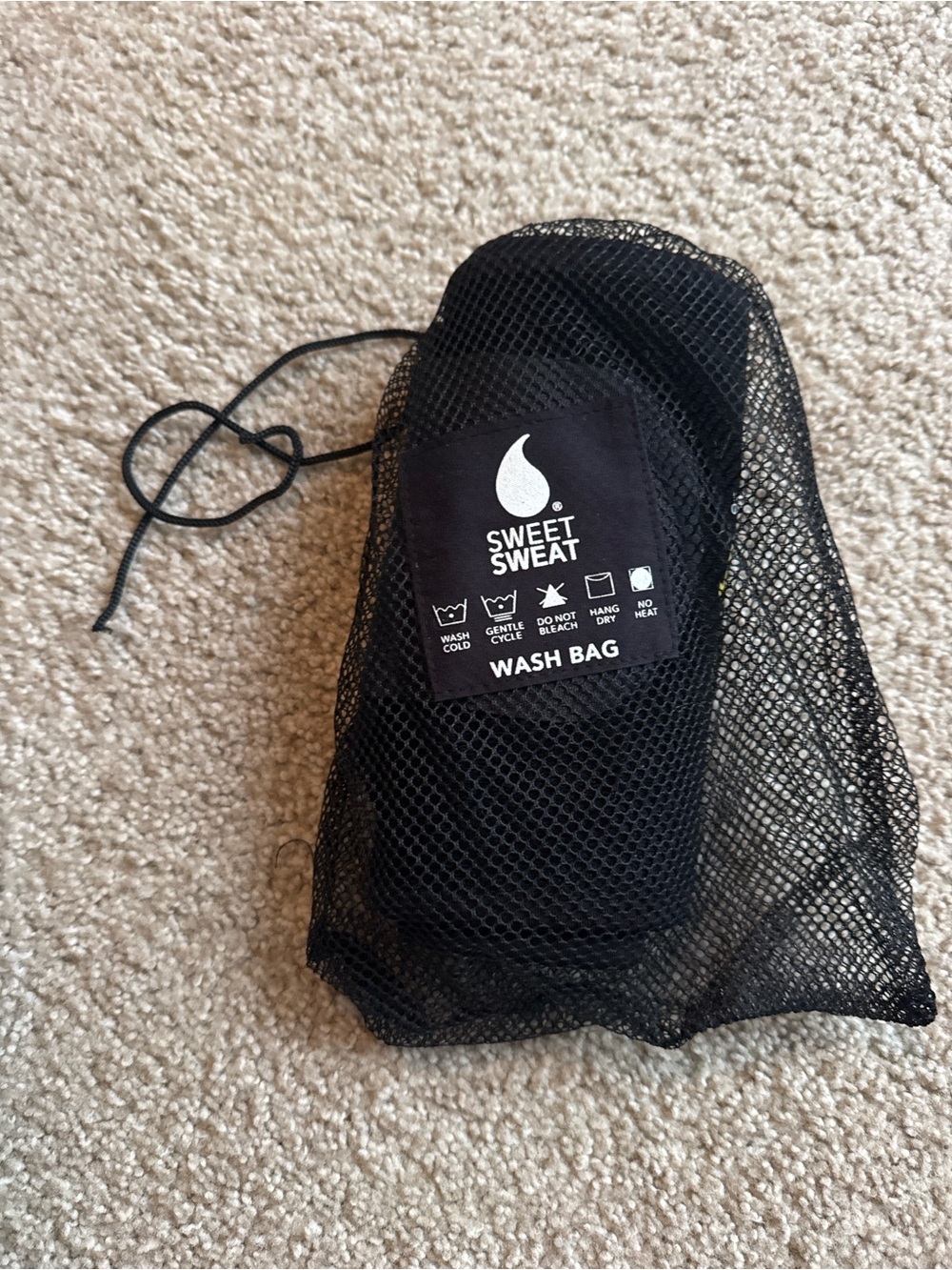 Sweet Sweat waist trimmer belt in black #fitness #waisttrainer